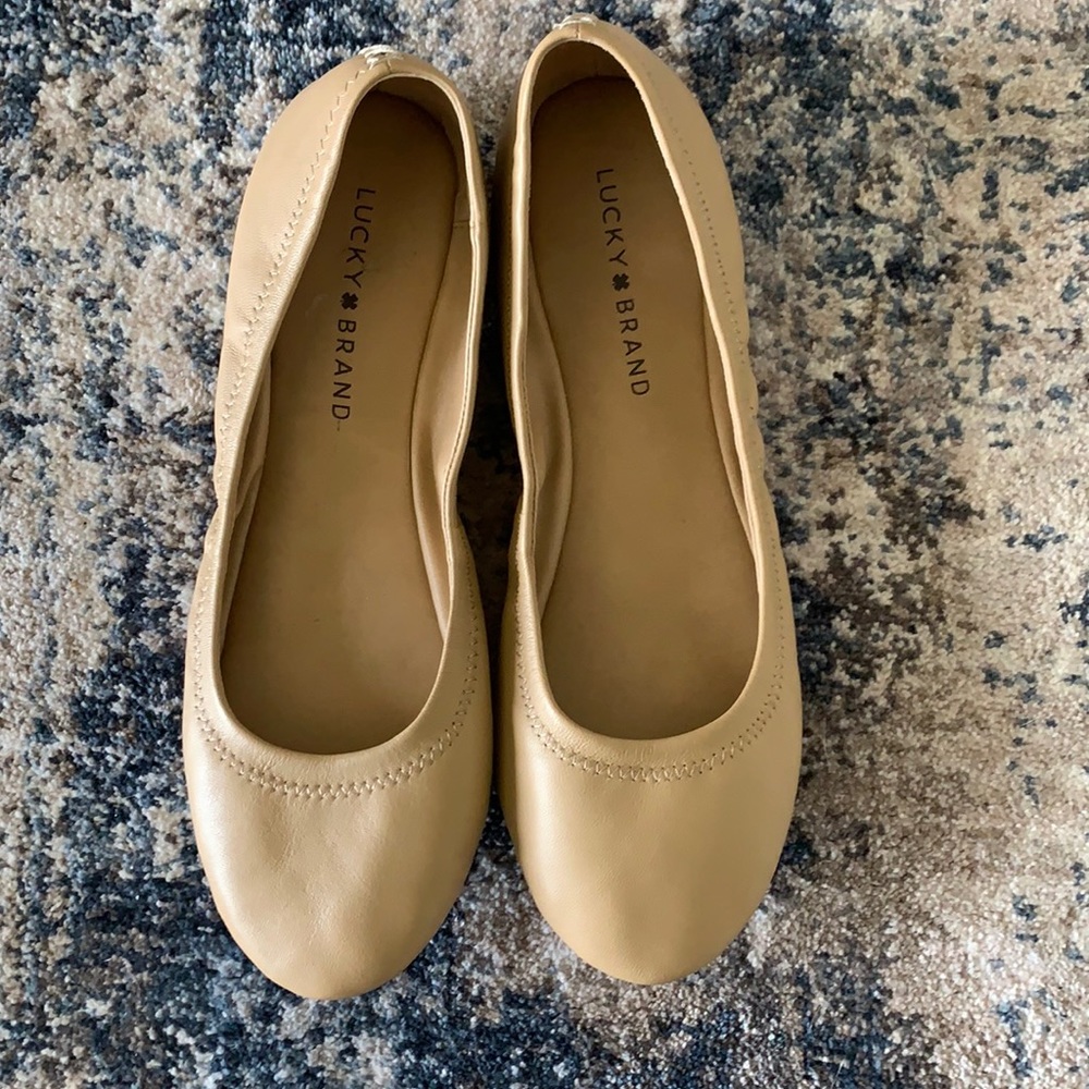 Lucky tan flats size 9 gently used